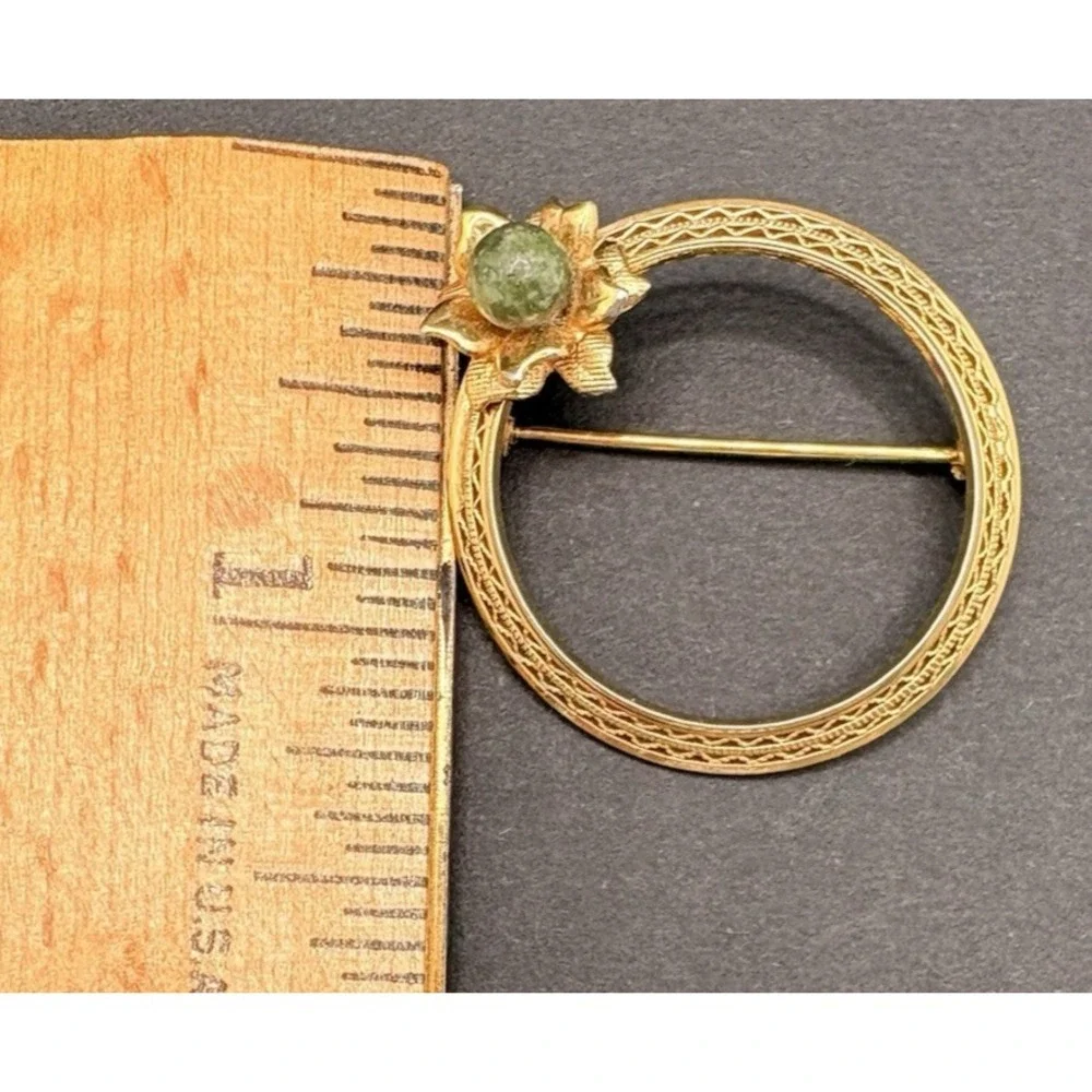 Vintage Wreath Circle‎ Green Stone A&Z 1/20 12KT Gold Filled Brooch 1.25